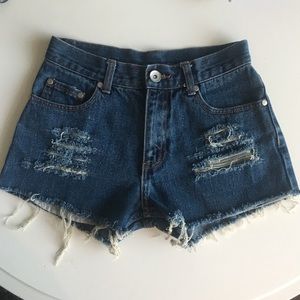 🌟Vintage High Wasted Cut Off Shorts•Size 00🌟